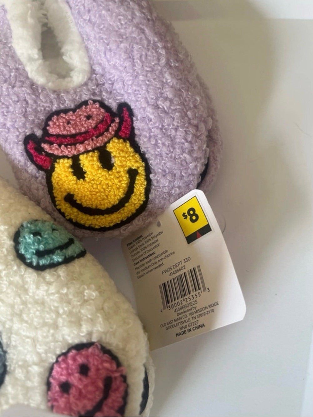 Girls Cozy Smiley Slipper Socks - Picture 3 of 4